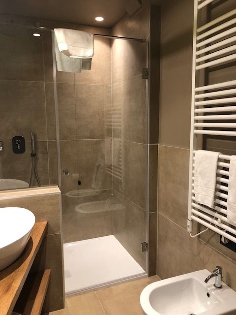 Accessori per box doccia in vetro per l'hotel “La Locanda al Piave